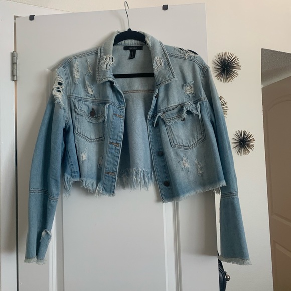 F21 Distressed Cropped Denim Jacket - Size M - Picture 2 of 2